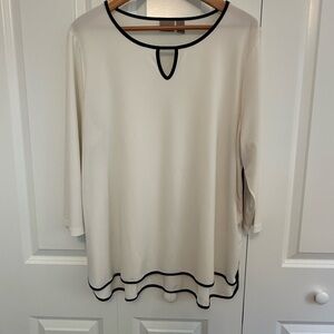 Chico's Cream and Black 3/4 Sleeve Boxy Tunic